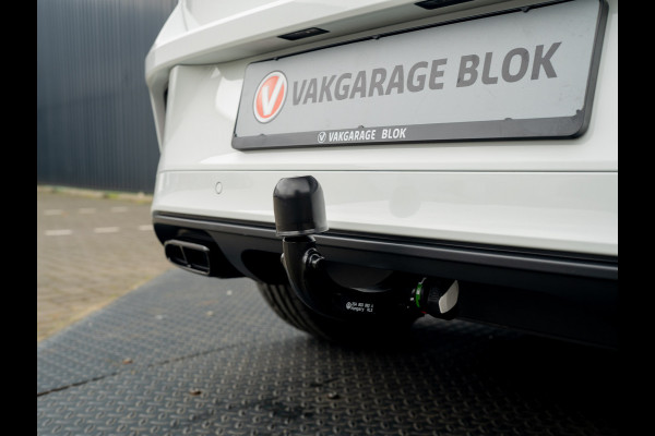 Volkswagen T-Roc 1.5 TSI 150Pk R-Line Business | Black Style | Keyless | IQ Light | 19'' | Trekhaak afnb. | Camera | Side Assist | Prijs Rijklaar!! Volkswagen T-Roc 1.5 TSI 150Pk R-Line Business | Black Style | Keyless | IQ Light | 19'' | Trekhaak afnb. | Camera | Side Assist | Prijs Rijklaar!!