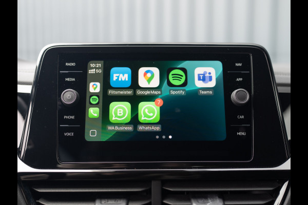 Volkswagen T-Roc 1.5 TSI 150Pk R-Line Business | Black Style | Keyless | IQ Light | 19'' | Trekhaak afnb. | Camera | Side Assist | Prijs Rijklaar!! Volkswagen T-Roc 1.5 TSI 150Pk R-Line Business | Black Style | Keyless | IQ Light | 19'' | Trekhaak afnb. | Camera | Side Assist | Prijs Rijklaar!!