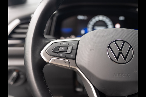 Volkswagen T-Roc 1.5 TSI 150Pk R-Line Business | Black Style | Keyless | IQ Light | 19'' | Trekhaak afnb. | Camera | Side Assist | Prijs Rijklaar!! Volkswagen T-Roc 1.5 TSI 150Pk R-Line Business | Black Style | Keyless | IQ Light | 19'' | Trekhaak afnb. | Camera | Side Assist | Prijs Rijklaar!!