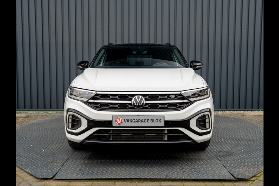 Volkswagen T-Roc 1.5 TSI 150Pk R-Line Business | Black Style | Keyless | IQ Light | 19'' | Trekhaak afnb. | Camera | Side Assist | Prijs Rijklaar!! Volkswagen T-Roc 1.5 TSI 150Pk R-Line Business | Black Style | Keyless | IQ Light | 19'' | Trekhaak afnb. | Camera | Side Assist | Prijs Rijklaar!!