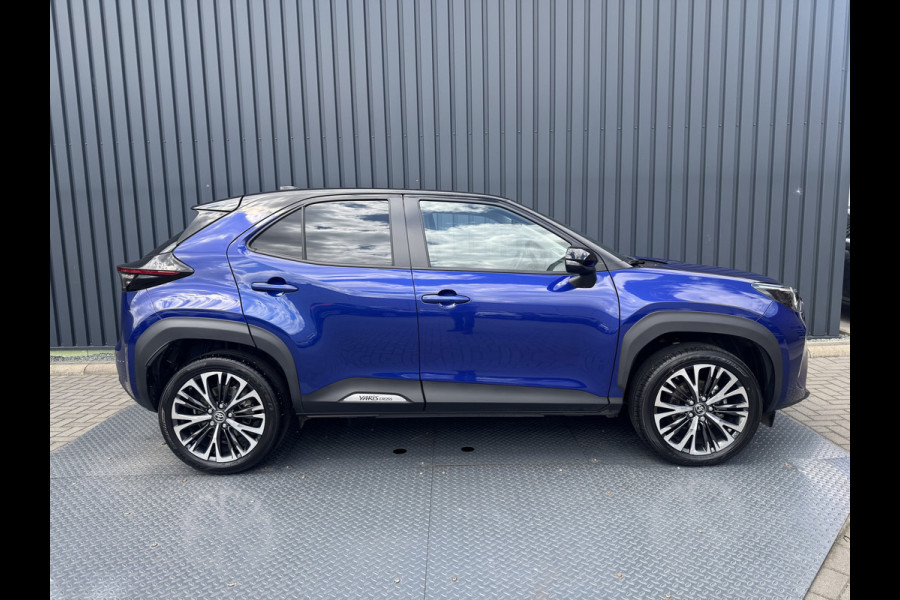 Toyota Yaris Cross 1.5 Hybrid Executive / Bi tone | Elektrische achterklep | JBL | Head-up | BSM | Rijklaar!!