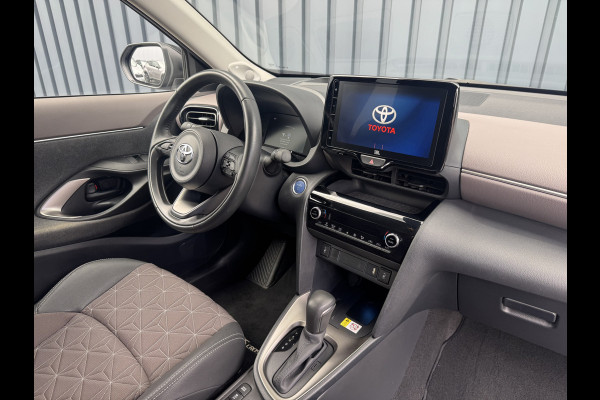 Toyota Yaris Cross 1.5 Hybrid Executive / Bi tone | Elektrische achterklep | JBL | Head-up | BSM | Rijklaar!!