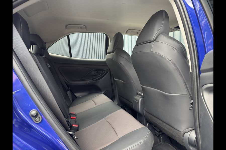 Toyota Yaris Cross 1.5 Hybrid Executive / Bi tone | Elektrische achterklep | JBL | Head-up | BSM | Rijklaar!!