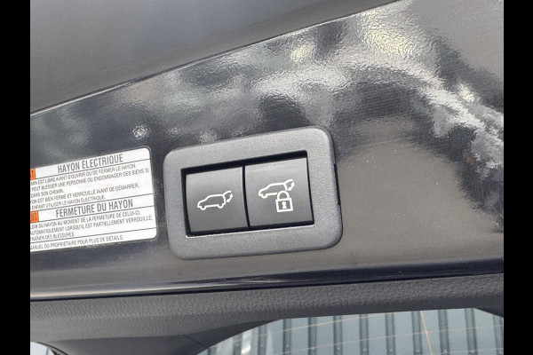 Toyota Yaris Cross 1.5 Hybrid Executive / Bi tone | Elektrische achterklep | JBL | Head-up | BSM | Rijklaar!!