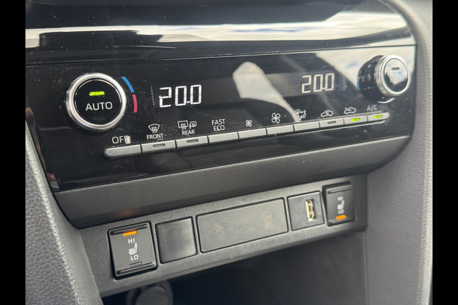 Toyota Yaris Cross 1.5 Hybrid Executive / Bi tone | Elektrische achterklep | JBL | Head-up | BSM | Rijklaar!!