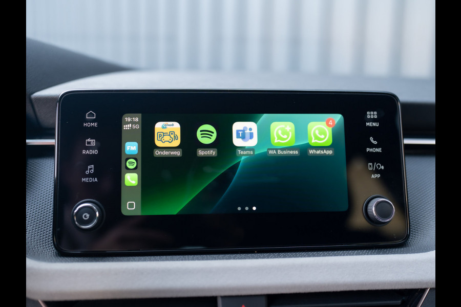 Škoda Kamiq 1.0 TSI Business Edition | Keyless | Stoelverwarming | Parkeersensoren | Prijs Rijklaar!! Škoda Kamiq 1.0 TSI Business Edition | Keyless | Stoelverwarming | Parkeersensoren | Prijs Rijklaar!!