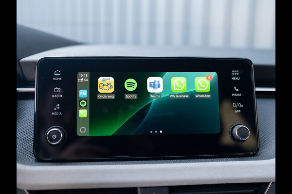 Škoda Kamiq 1.0 TSI Business Edition | Keyless | Stoelverwarming | Parkeersensoren | Prijs Rijklaar!! Škoda Kamiq 1.0 TSI Business Edition | Keyless | Stoelverwarming | Parkeersensoren | Prijs Rijklaar!!