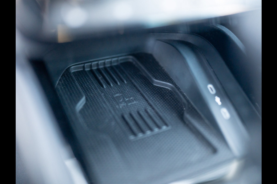Škoda Kamiq 1.0 TSI Business Edition | Keyless | Stoelverwarming | Parkeersensoren | Prijs Rijklaar!! Škoda Kamiq 1.0 TSI Business Edition | Keyless | Stoelverwarming | Parkeersensoren | Prijs Rijklaar!!