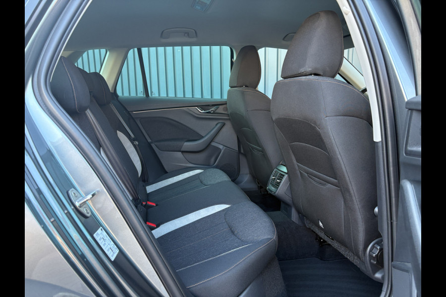 Škoda Kamiq 1.0 TSI Business Edition | Keyless | Stoelverwarming | Parkeersensoren | Prijs Rijklaar!! Škoda Kamiq 1.0 TSI Business Edition | Keyless | Stoelverwarming | Parkeersensoren | Prijs Rijklaar!!