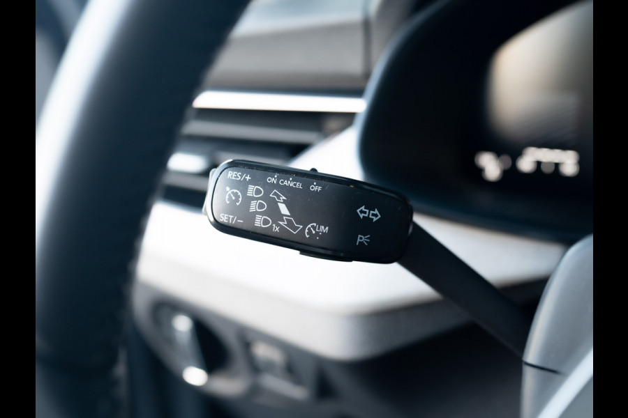 Škoda Kamiq 1.0 TSI Business Edition | Keyless | Stoelverwarming | Parkeersensoren | Prijs Rijklaar!! Škoda Kamiq 1.0 TSI Business Edition | Keyless | Stoelverwarming | Parkeersensoren | Prijs Rijklaar!!