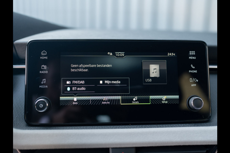 Škoda Kamiq 1.0 TSI Business Edition | Keyless | Stoelverwarming | Parkeersensoren | Prijs Rijklaar!! Škoda Kamiq 1.0 TSI Business Edition | Keyless | Stoelverwarming | Parkeersensoren | Prijs Rijklaar!!