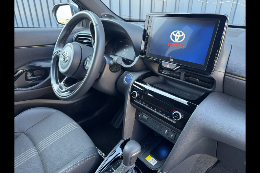 Toyota Yaris Cross 1.5 Hybrid Adventure | Elektrische achterklep | JBL | BSM | Head-up | Rijklaar!! Toyota Yaris Cross 1.5 Hybrid Adventure | Elektrische achterklep | JBL | BSM | Head-up | Rijklaar!!