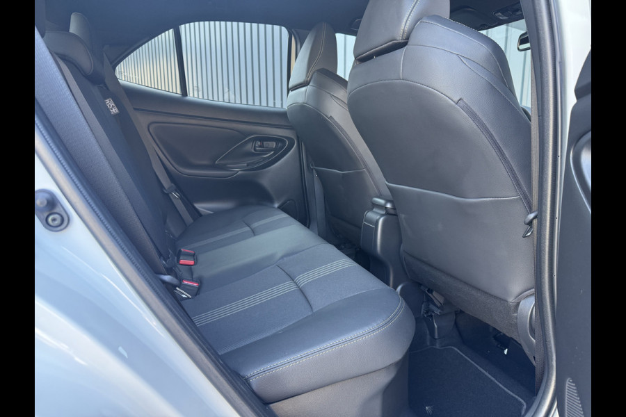 Toyota Yaris Cross 1.5 Hybrid Adventure | Elektrische achterklep | JBL | BSM | Head-up | Rijklaar!! Toyota Yaris Cross 1.5 Hybrid Adventure | Elektrische achterklep | JBL | BSM | Head-up | Rijklaar!!