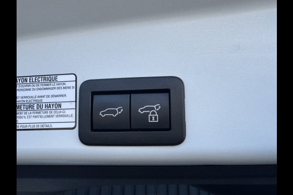 Toyota Yaris Cross 1.5 Hybrid Adventure | Elektrische achterklep | JBL | BSM | Head-up | Rijklaar!! Toyota Yaris Cross 1.5 Hybrid Adventure | Elektrische achterklep | JBL | BSM | Head-up | Rijklaar!!