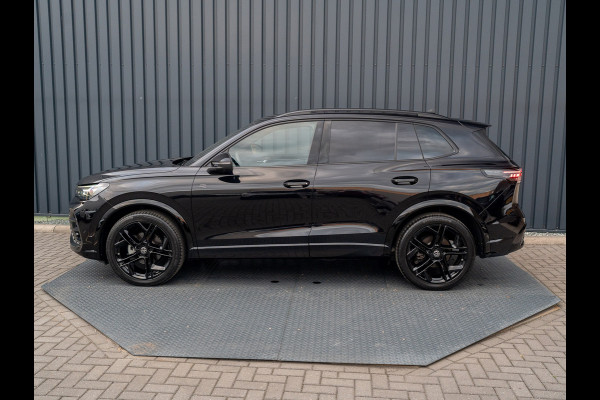 Volkswagen Tiguan 1.5 eTSI R-Line Edition | 360 Camera | Harman/ Kardon | Trekhaak | Panodak | IQ Light | Head Up | Prijs Rijklaar!!