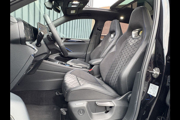 Volkswagen Tiguan 1.5 eTSI R-Line Edition | 360 Camera | Harman/ Kardon | Trekhaak | Panodak | IQ Light | Head Up | Prijs Rijklaar!!