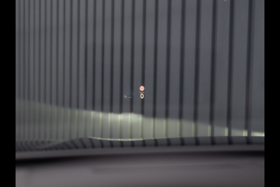 Volkswagen Tiguan 1.5 eTSI R-Line Edition | 360 Camera | Harman/ Kardon | Trekhaak | Panodak | IQ Light | Head Up | Prijs Rijklaar!!