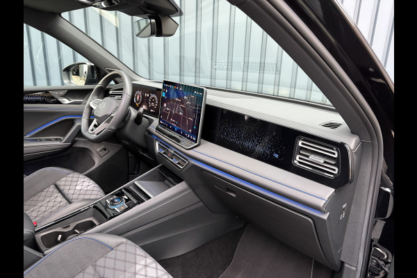 Volkswagen Tiguan 1.5 eTSI R-Line Edition | 360 Camera | Harman/ Kardon | Trekhaak | Panodak | IQ Light | Head Up | Prijs Rijklaar!!