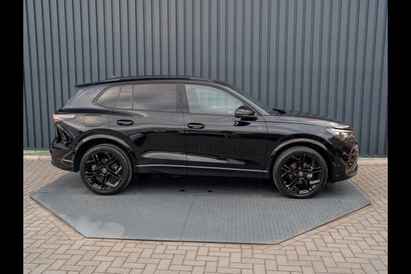 Volkswagen Tiguan 1.5 eTSI R-Line Edition | 360 Camera | Harman/ Kardon | Trekhaak | Panodak | IQ Light | Head Up | Prijs Rijklaar!!