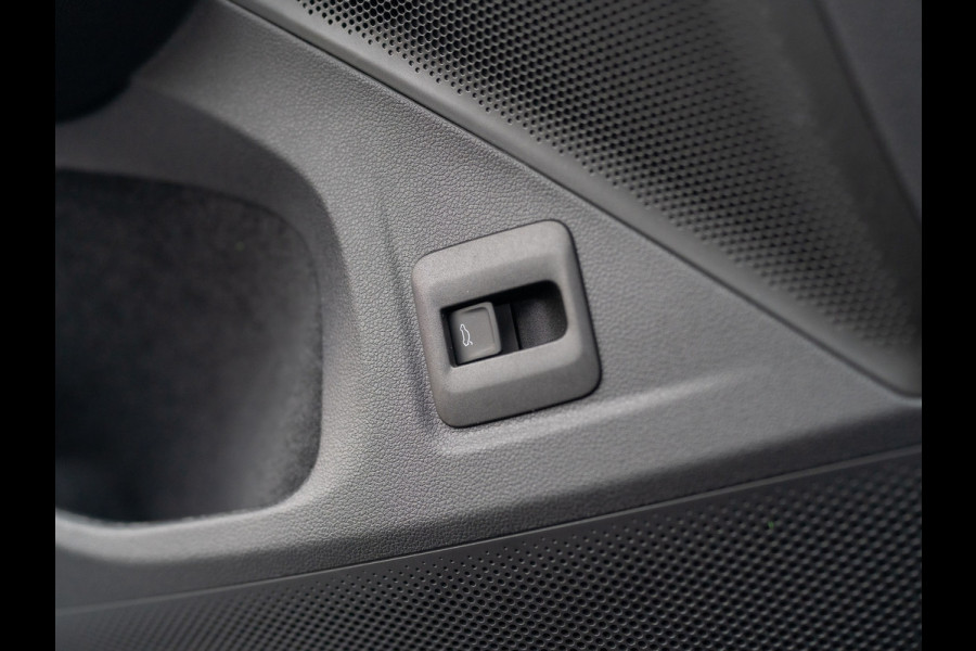 Volkswagen Tiguan 1.5 eTSI R-Line Edition | 360 Camera | Harman/ Kardon | Trekhaak | Panodak | IQ Light | Head Up | Prijs Rijklaar!!