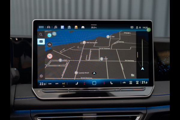 Volkswagen Tiguan 1.5 eTSI R-Line Edition | 360 Camera | Harman/ Kardon | Trekhaak | Panodak | IQ Light | Head Up | Prijs Rijklaar!!