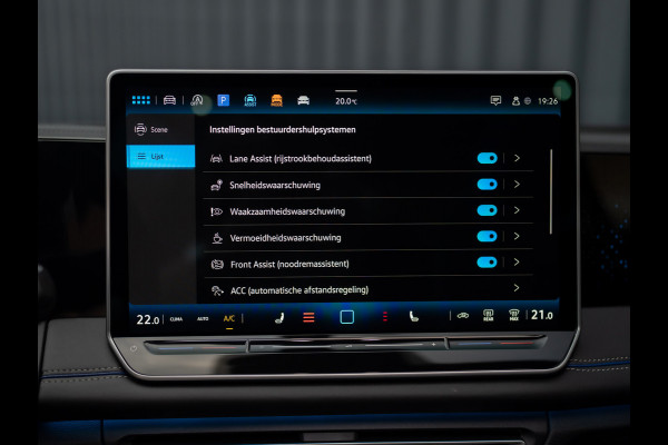 Volkswagen Tiguan 1.5 eTSI R-Line Edition | 360 Camera | Harman/ Kardon | Trekhaak | Panodak | IQ Light | Head Up | Prijs Rijklaar!!
