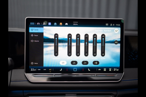 Volkswagen Tiguan 1.5 eTSI R-Line Edition | 360 Camera | Harman/ Kardon | Trekhaak | Panodak | IQ Light | Head Up | Prijs Rijklaar!!