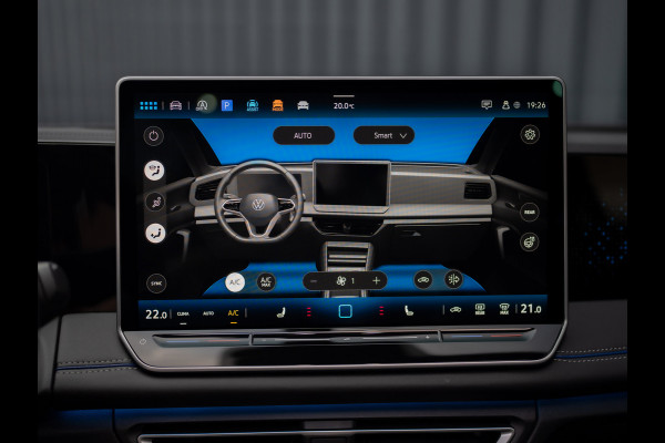 Volkswagen Tiguan 1.5 eTSI R-Line Edition | 360 Camera | Harman/ Kardon | Trekhaak | Panodak | IQ Light | Head Up | Prijs Rijklaar!!