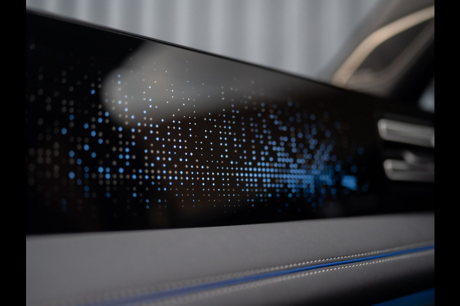 Volkswagen Tiguan 1.5 eTSI R-Line Edition | 360 Camera | Harman/ Kardon | Trekhaak | Panodak | IQ Light | Head Up | Prijs Rijklaar!!