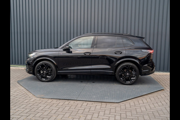 Volkswagen Tiguan 1.5 eTSI R-Line Edition | 360 Camera | Harman/ Kardon | Trekhaak | Panodak | IQ Light | Head Up | Prijs Rijklaar!!