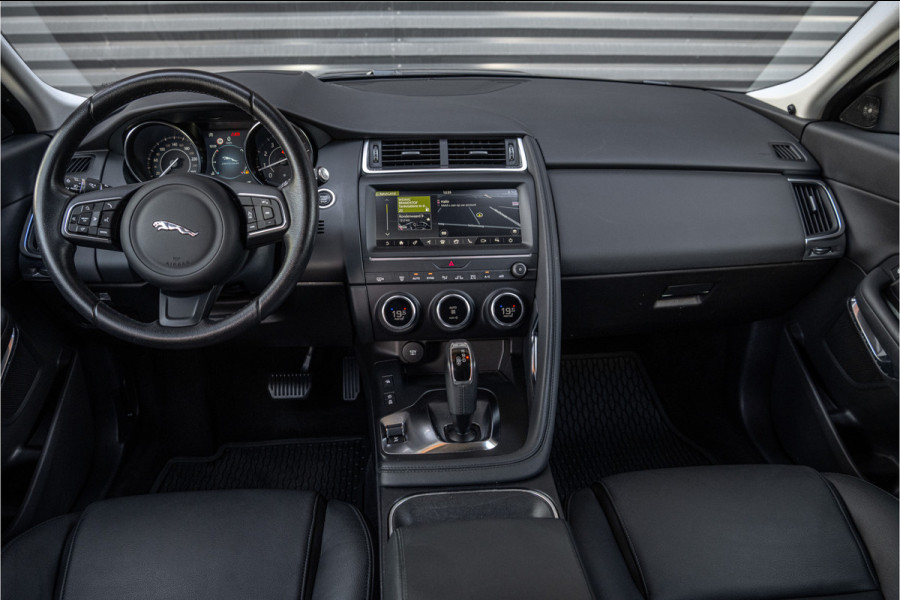 Jaguar E-Pace 2.0 P200 AWD 20'' - Head-up - Black Jaguar E-Pace 2.0 P200 AWD 20'' - Head-up - Black