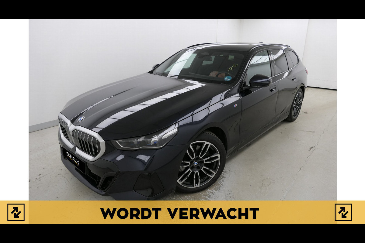 BMW 5 Serie Touring 520i|M-sport|E-trekhaak|HUD|H&K|Garantie BMW 5 Serie Touring 520i|M-sport|E-trekhaak|HUD|H&K|Garantie