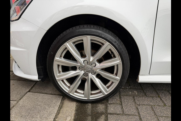 Audi A1 Sportback 1.0 TFSI Adrenalin Audi A1 Sportback 1.0 TFSI Adrenalin