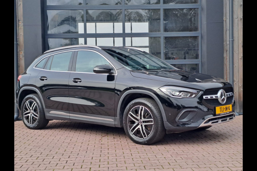 Mercedes-Benz GLA 250e Luxury Line PHEV | LED | Trekhaak | Elek. klep | ACC | Camera | Stuur- en stoelverwarming | Alarm |