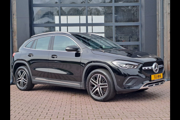Mercedes-Benz GLA 250e Luxury Line PHEV | LED | Trekhaak | Elek. klep | ACC | Camera | Stuur- en stoelverwarming | Alarm |