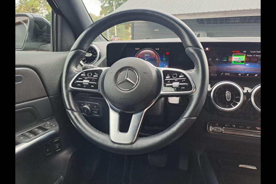 Mercedes-Benz GLA 250e Luxury Line PHEV | LED | Trekhaak | Elek. klep | ACC | Camera | Stuur- en stoelverwarming | Alarm |