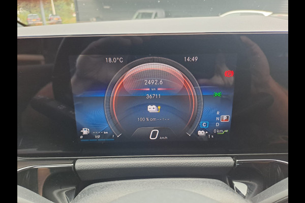 Mercedes-Benz GLA 250e Luxury Line PHEV | LED | Trekhaak | Elek. klep | ACC | Camera | Stuur- en stoelverwarming | Alarm |
