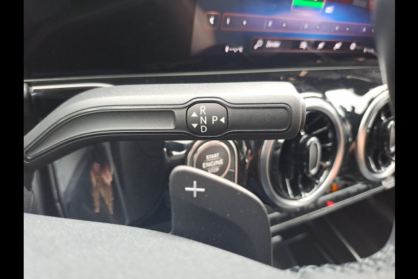 Mercedes-Benz GLA 250e Luxury Line PHEV | LED | Trekhaak | Elek. klep | ACC | Camera | Stuur- en stoelverwarming | Alarm |
