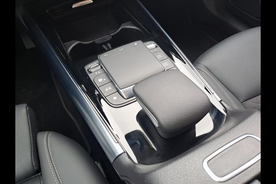 Mercedes-Benz GLA 250e Luxury Line PHEV | LED | Trekhaak | Elek. klep | ACC | Camera | Stuur- en stoelverwarming | Alarm |