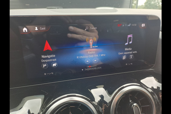 Mercedes-Benz GLA 250e Luxury Line PHEV | LED | Trekhaak | Elek. klep | ACC | Camera | Stuur- en stoelverwarming | Alarm |