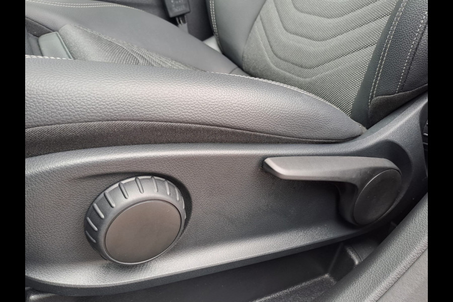 Mercedes-Benz GLA 250e Luxury Line PHEV | LED | Trekhaak | Elek. klep | ACC | Camera | Stuur- en stoelverwarming | Alarm |