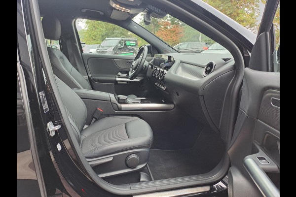 Mercedes-Benz GLA 250e Luxury Line PHEV | LED | Trekhaak | Elek. klep | ACC | Camera | Stuur- en stoelverwarming | Alarm |