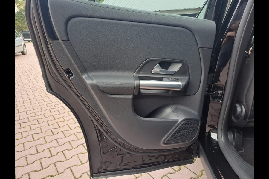 Mercedes-Benz GLA 250e Luxury Line PHEV | LED | Trekhaak | Elek. klep | ACC | Camera | Stuur- en stoelverwarming | Alarm |