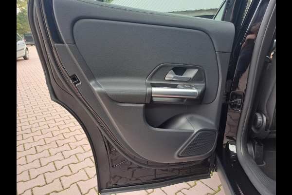 Mercedes-Benz GLA 250e Luxury Line PHEV | LED | Trekhaak | Elek. klep | ACC | Camera | Stuur- en stoelverwarming | Alarm |