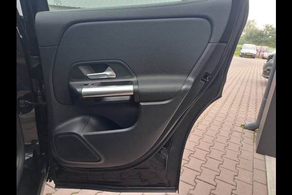 Mercedes-Benz GLA 250e Luxury Line PHEV | LED | Trekhaak | Elek. klep | ACC | Camera | Stuur- en stoelverwarming | Alarm |