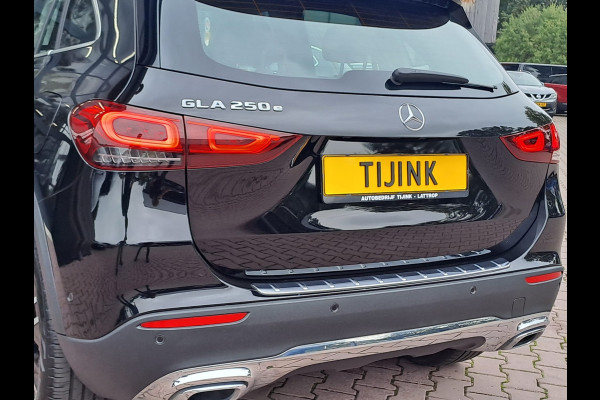 Mercedes-Benz GLA 250e Luxury Line PHEV | LED | Trekhaak | Elek. klep | ACC | Camera | Stuur- en stoelverwarming | Alarm |