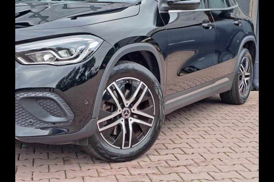 Mercedes-Benz GLA 250e Luxury Line PHEV | LED | Trekhaak | Elek. klep | ACC | Camera | Stuur- en stoelverwarming | Alarm |