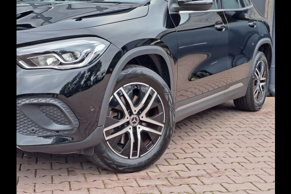 Mercedes-Benz GLA 250e Luxury Line PHEV | LED | Trekhaak | Elek. klep | ACC | Camera | Stuur- en stoelverwarming | Alarm |