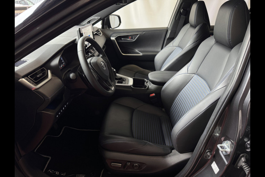 Toyota RAV4 2.5 Hybrid STYLE BI-TONE LED LEER 360 CAMERA ELEK.KLEP NAVI 360.CAMERA JBL ZWARTE HEMEL ADAP.CRUISE ELEK.STOEL/STUUR STOELVERW. ✅2025✅