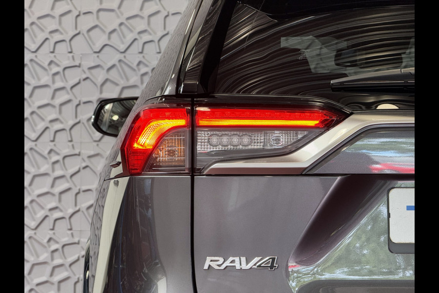 Toyota RAV4 2.5 Hybrid STYLE BI-TONE LED LEER 360 CAMERA ELEK.KLEP NAVI 360.CAMERA JBL ZWARTE HEMEL ADAP.CRUISE ELEK.STOEL/STUUR STOELVERW. ✅2025✅